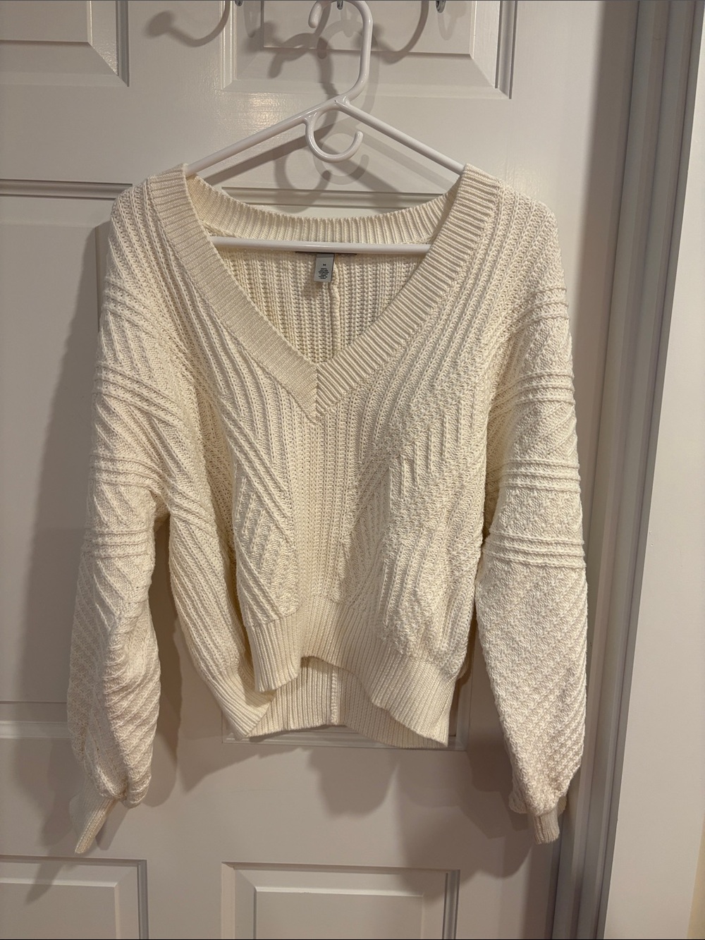 Cotton by Autumn Cashmere Off-White V-Neck Textured Knit Sweater